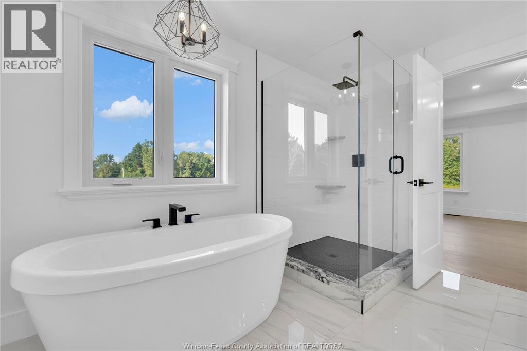 7355 Garnet, Mcgregor, ON - Indoor Photo Showing Bathroom