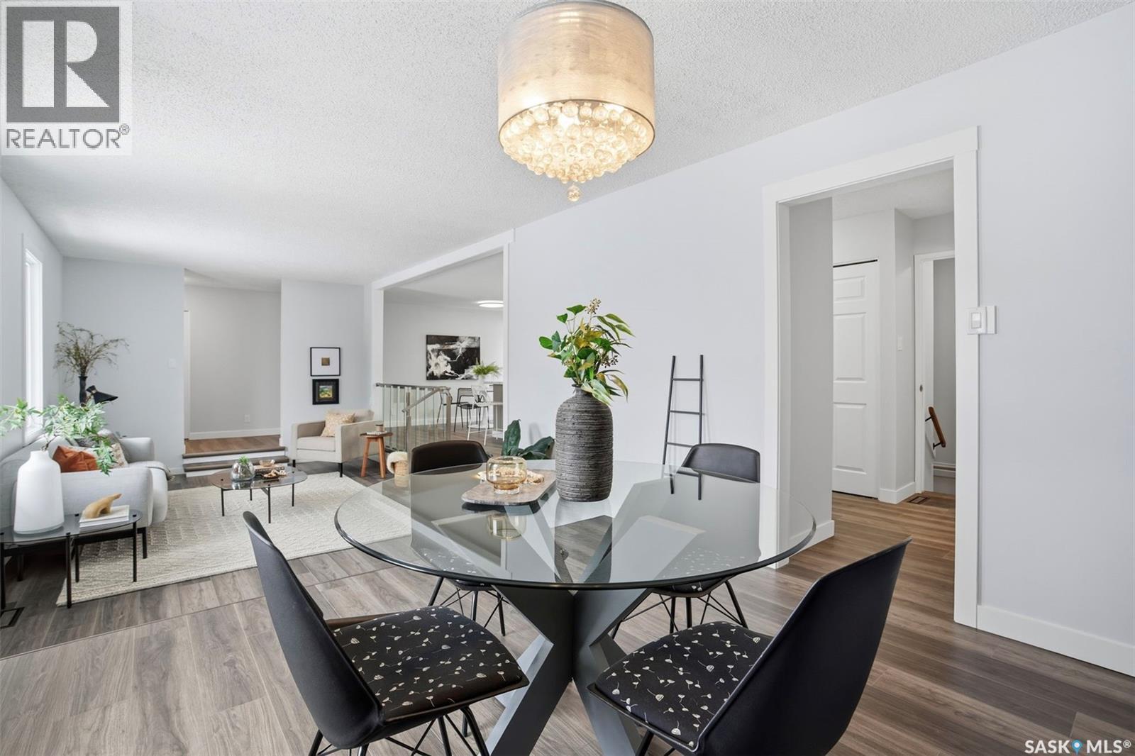 102 Dore Crescent, Saskatoon, SK - Indoor Photo Showing Dining Room