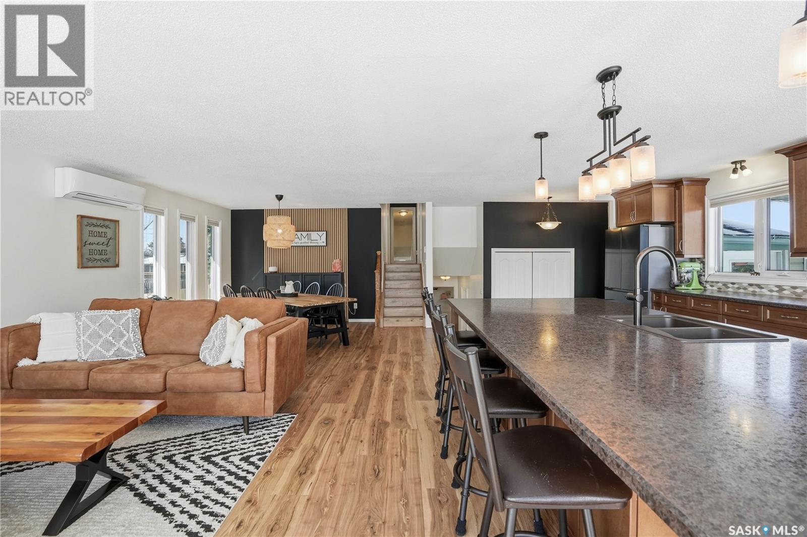 1643 General Crescent, Moose Jaw, SK - Indoor