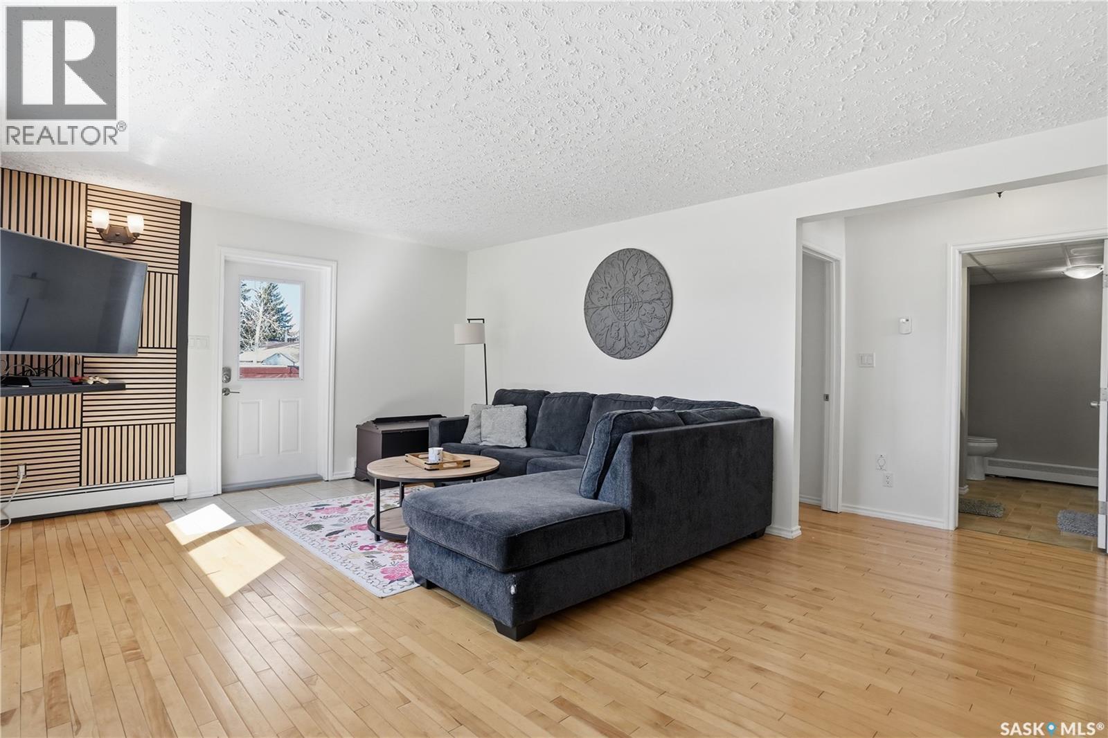 1643 General Crescent, Moose Jaw, SK - Indoor Photo Showing Living Room