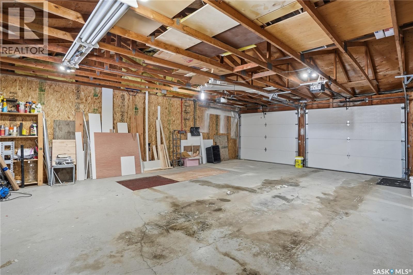 1643 General Crescent, Moose Jaw, SK - Indoor Photo Showing Garage