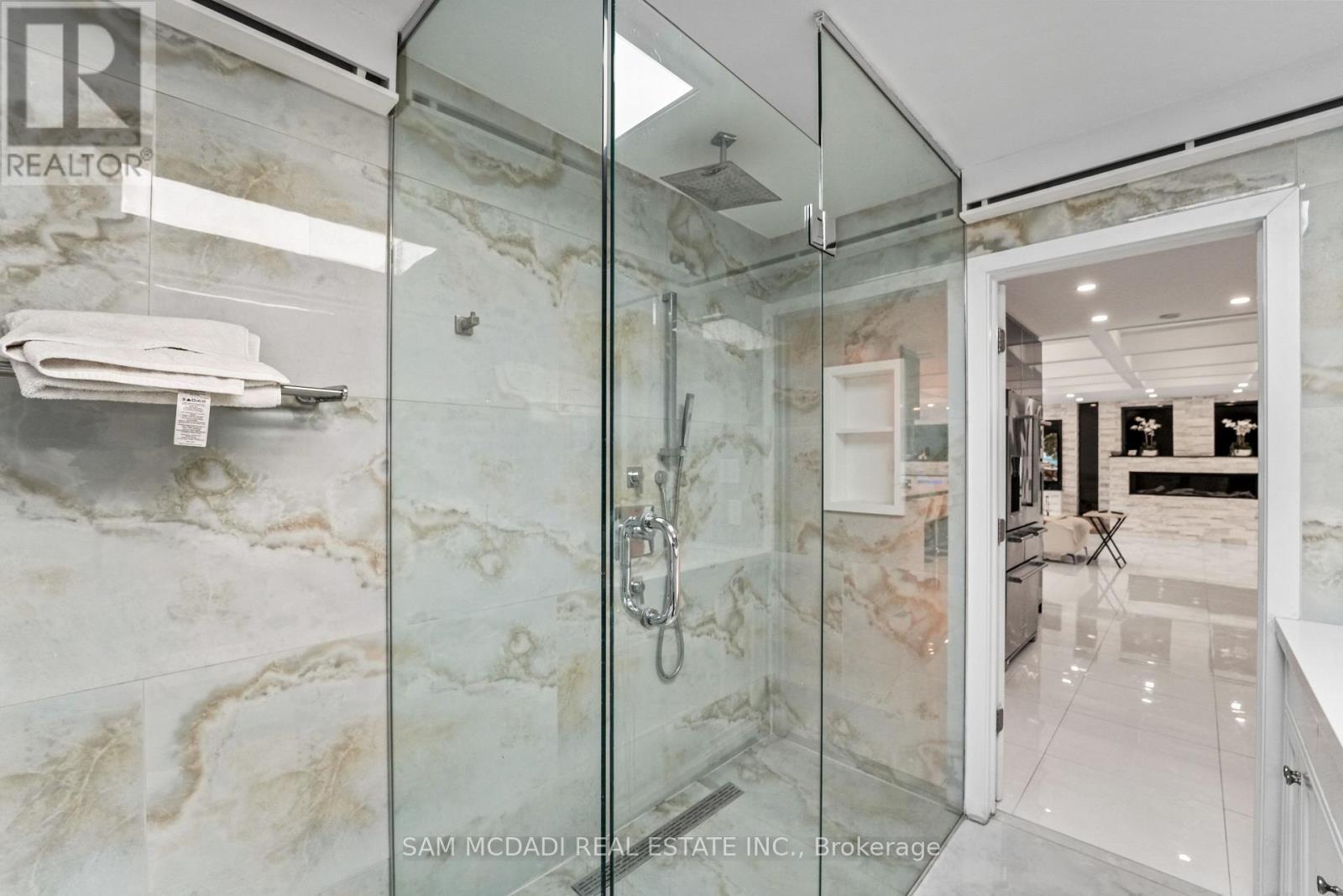 1434 Petrie Way, Mississauga, ON - Indoor Photo Showing Bathroom