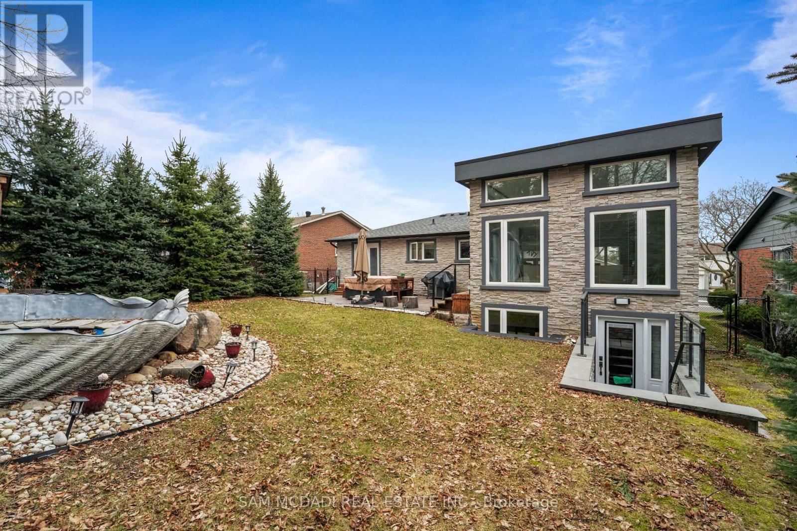 1434 Petrie Way, Mississauga, ON - Outdoor