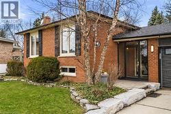 21 MILVERTON Close Waterdown, ON L8B 0B1