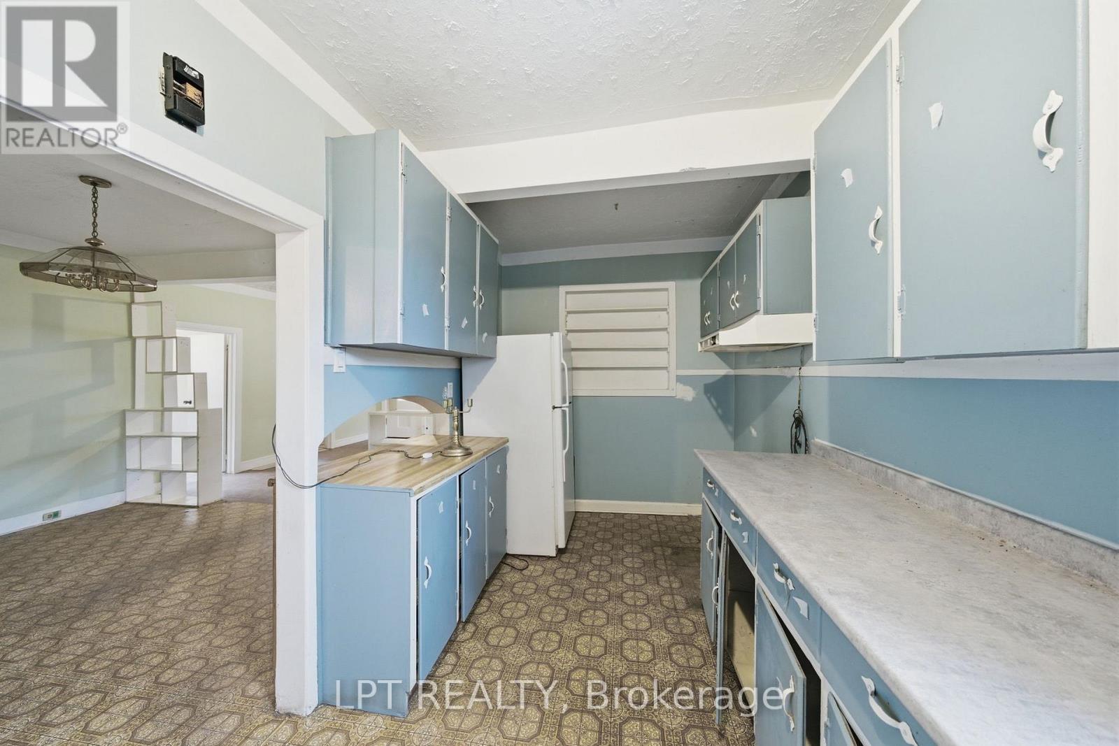 2838 Haughton Avenue, Ottawa, ON - Indoor Photo Showing Kitchen