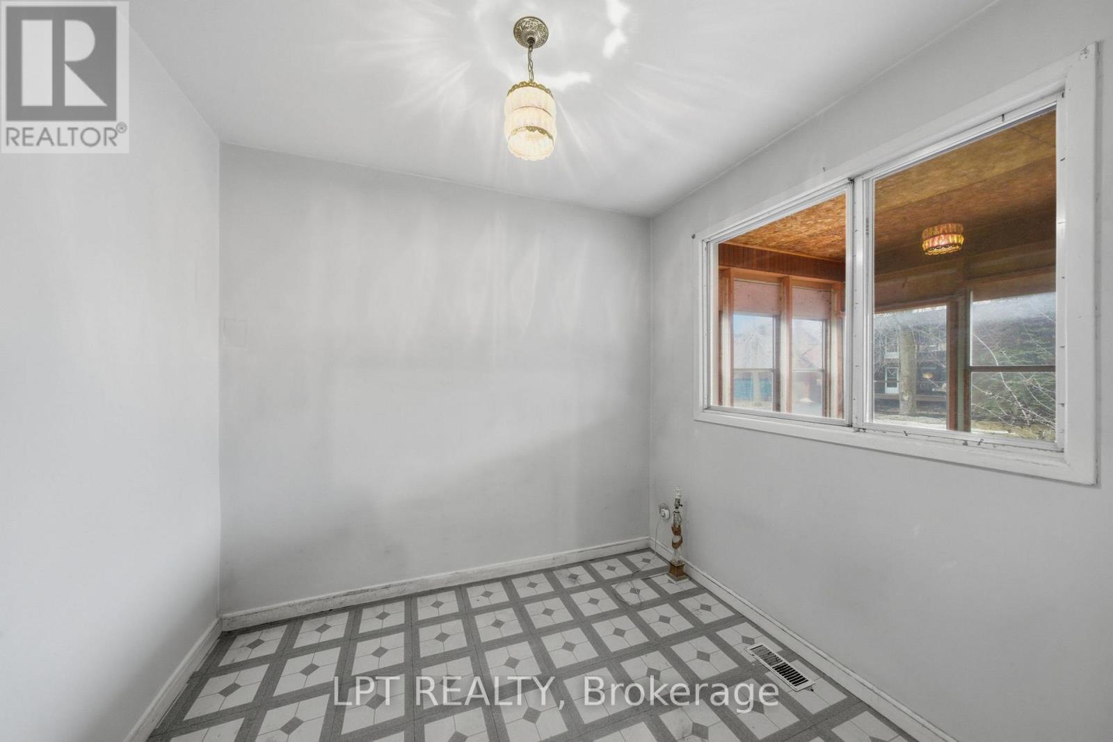 2838 Haughton Avenue, Ottawa, ON - Indoor Photo Showing Other Room