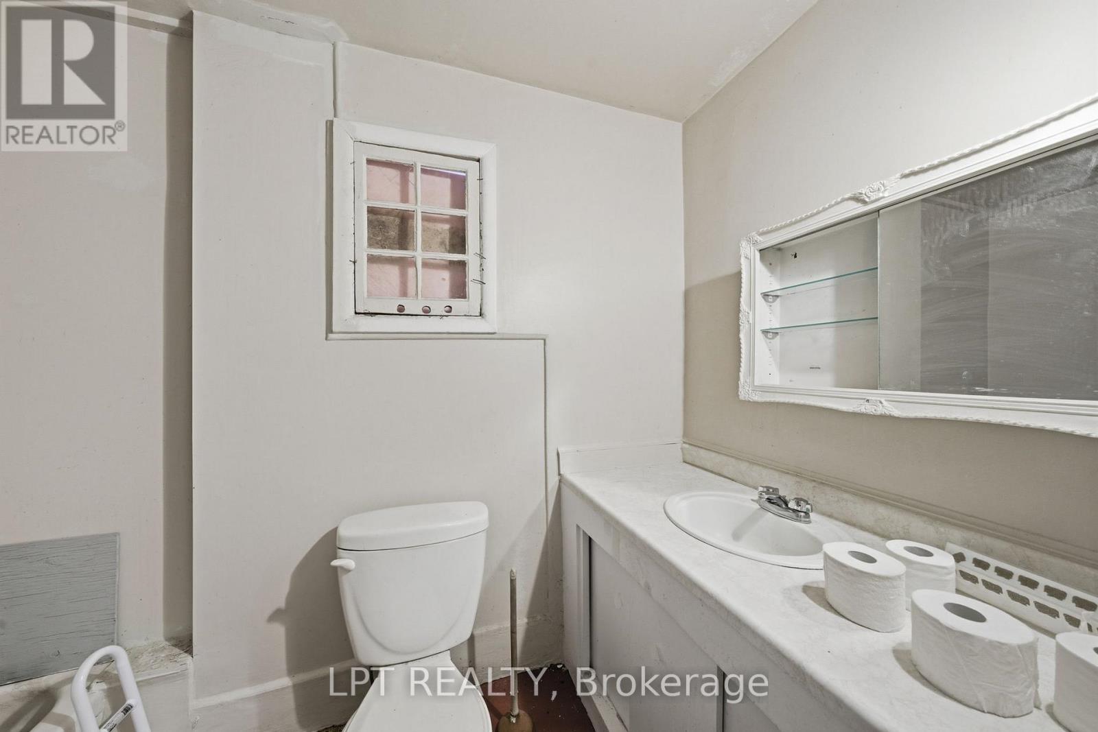 2838 Haughton Avenue, Ottawa, ON - Indoor Photo Showing Bathroom