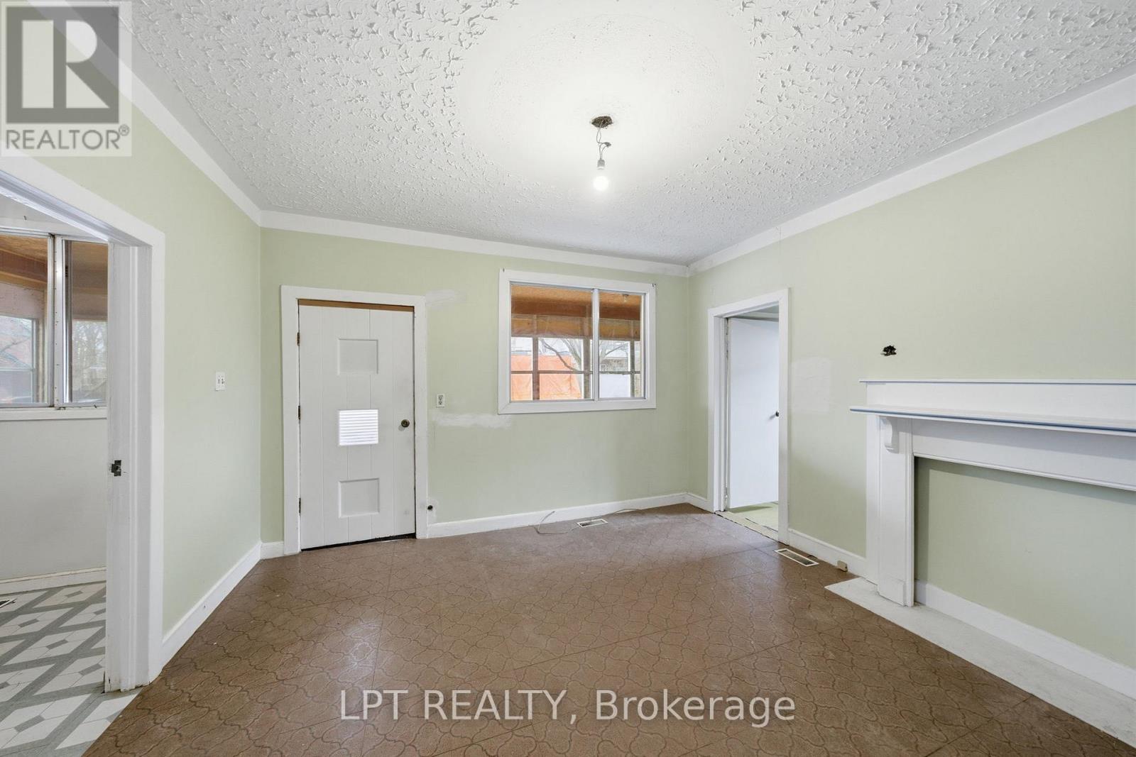 2838 Haughton Avenue, Ottawa, ON - Indoor Photo Showing Other Room