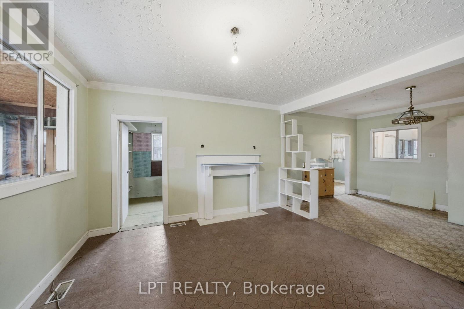 2838 Haughton Avenue, Ottawa, ON - Indoor