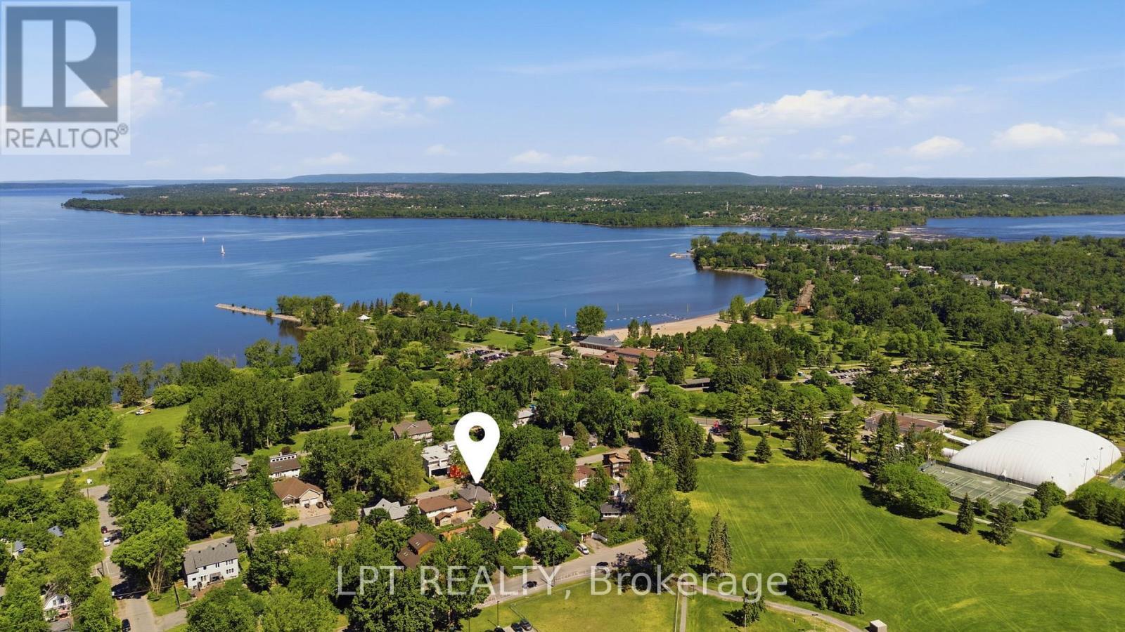 2838 Haughton Avenue, Ottawa, ON -