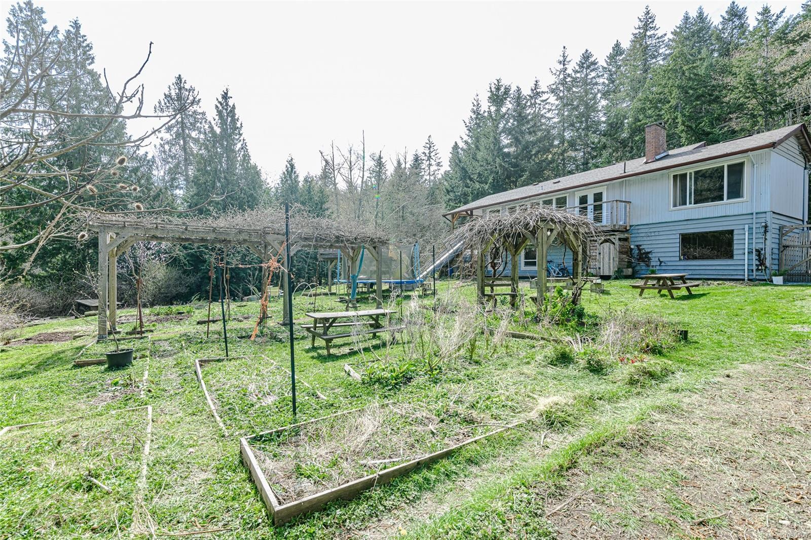 821 Fulford-Ganges Rd, Salt Spring, BC