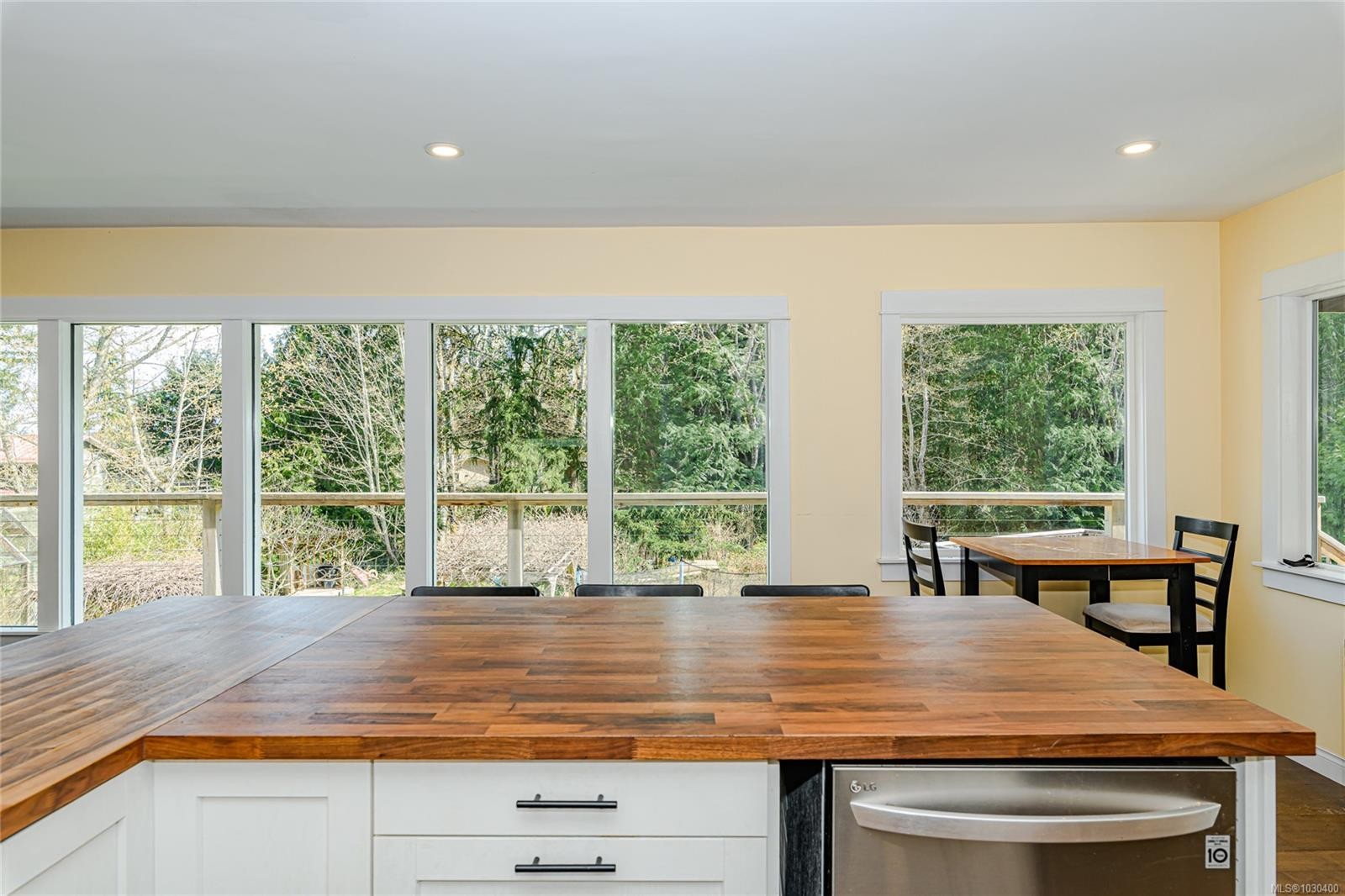 821 Fulford-Ganges Rd, Salt Spring, BC