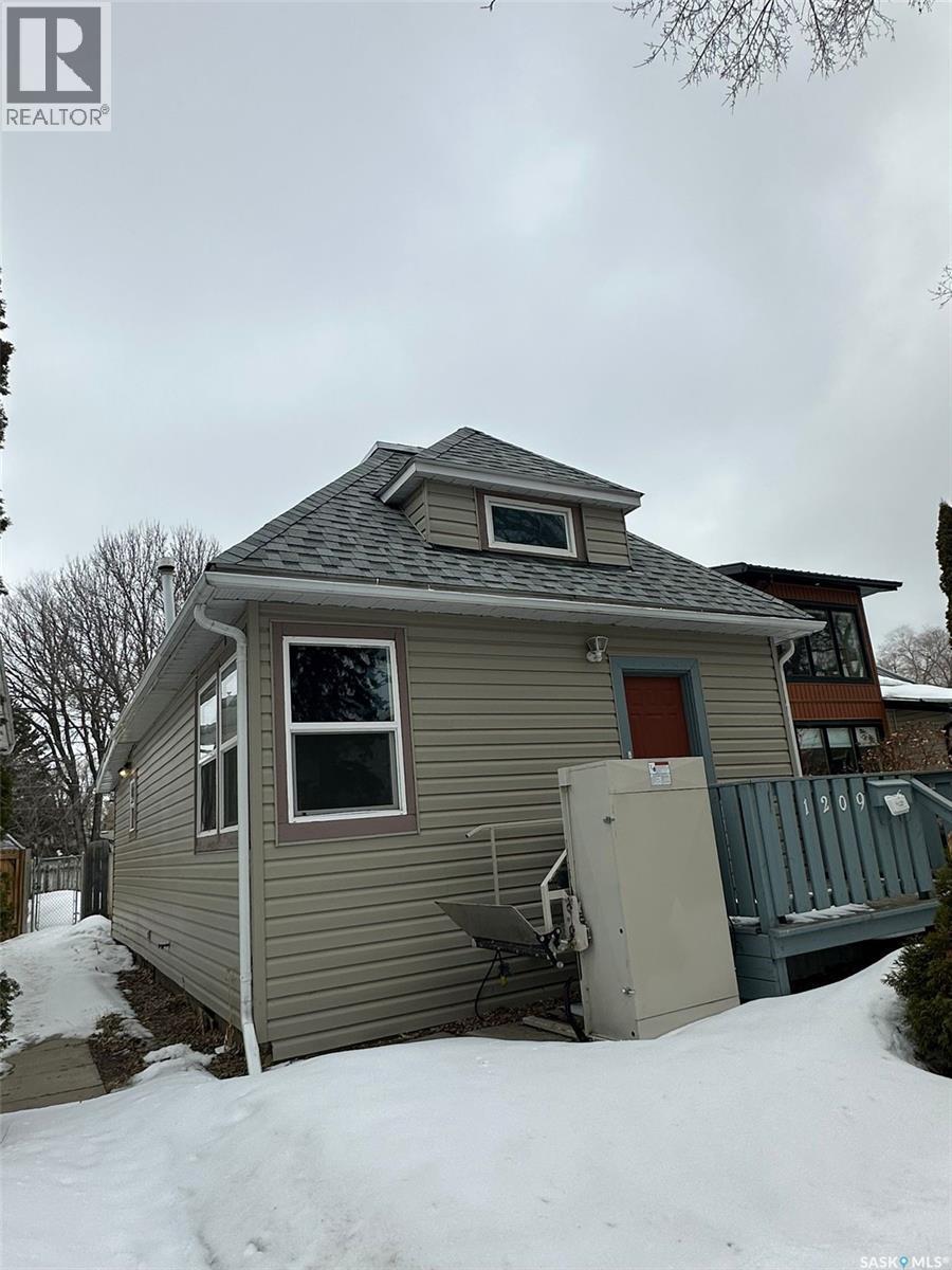 1209 K Avenue S, Saskatoon, SK - Outdoor With Exterior