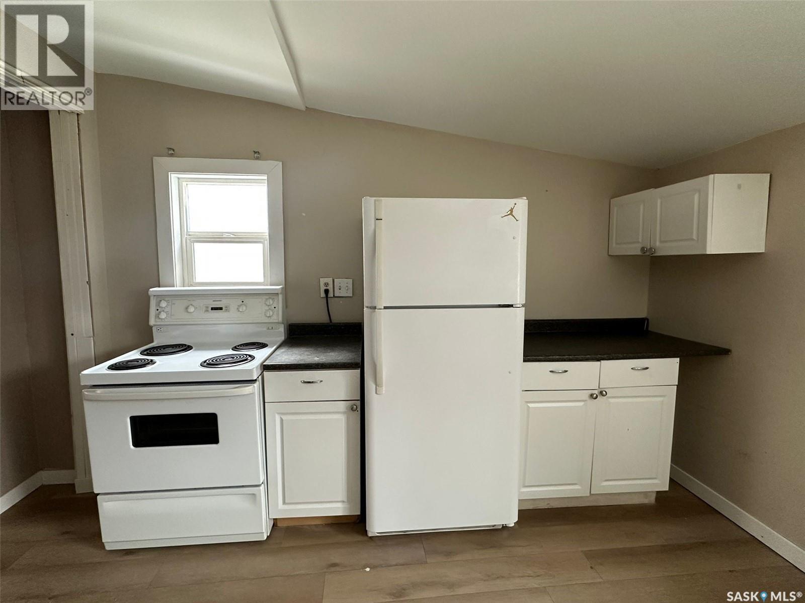 1209 K Avenue S, Saskatoon, SK - Indoor Photo Showing Kitchen