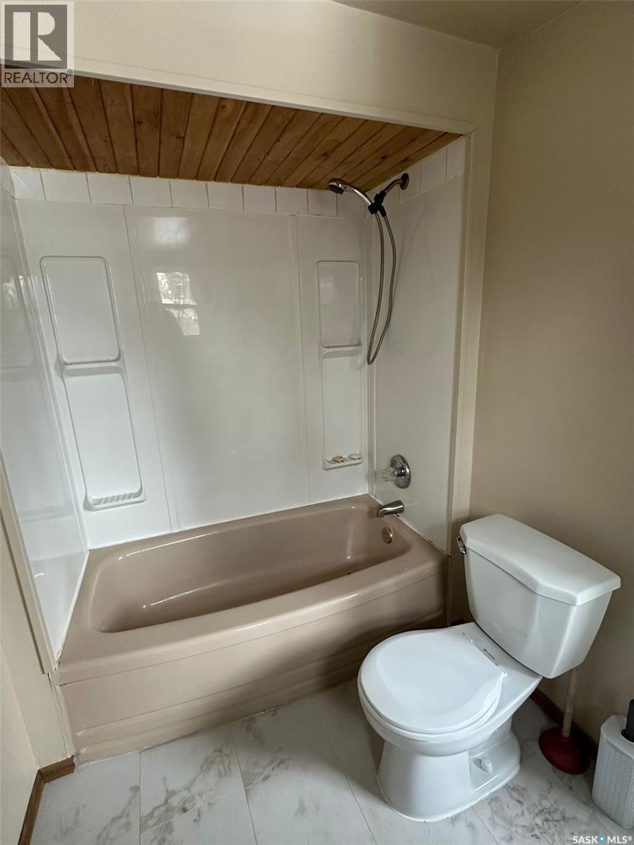 1209 K Avenue S, Saskatoon, SK - Indoor Photo Showing Bathroom