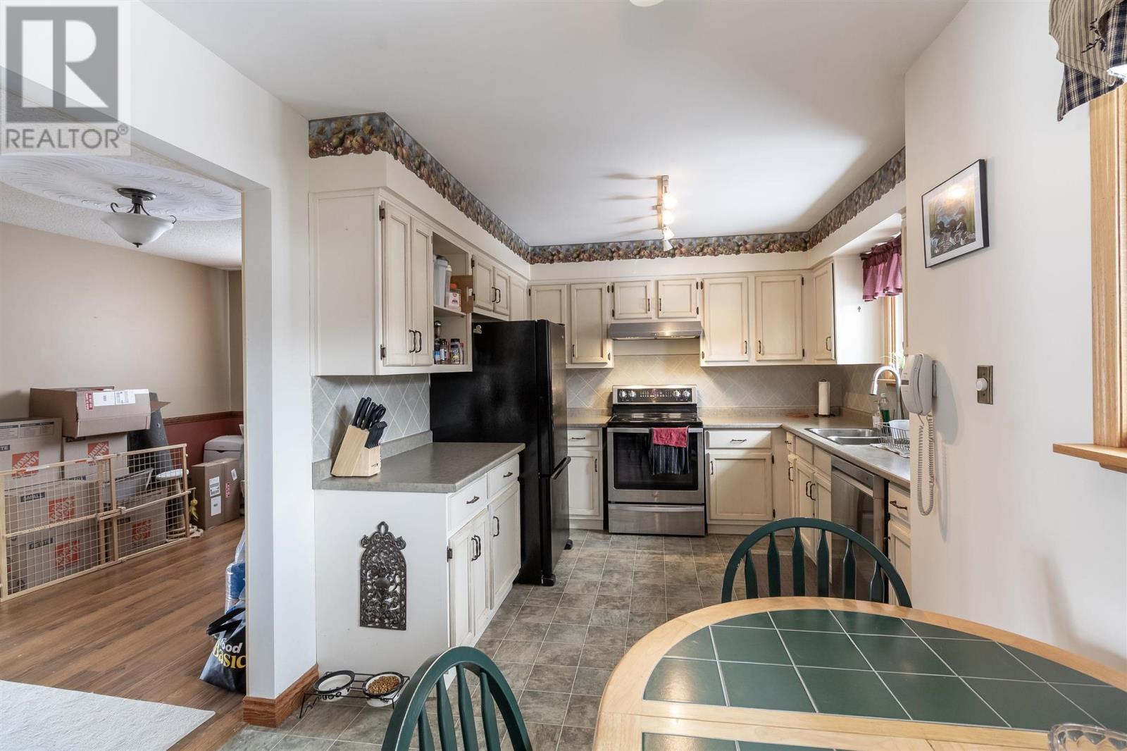 7 Golf Range Cres, Sault Ste. Marie, ON - Indoor Photo Showing Kitchen With Double Sink
