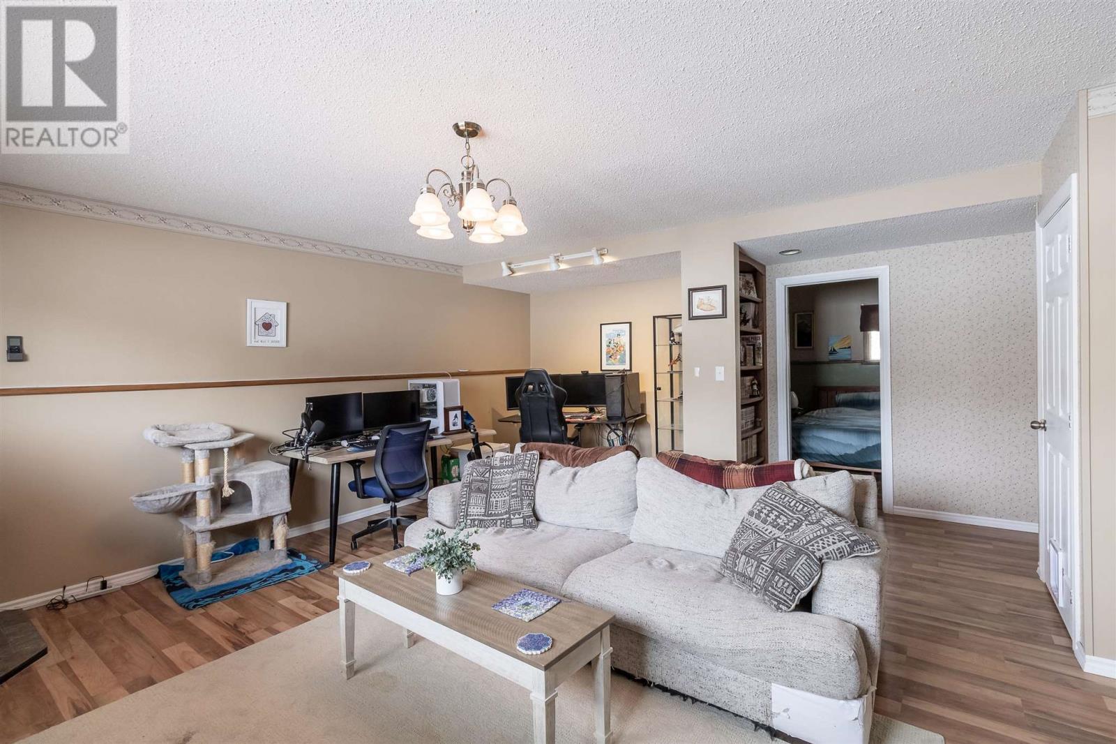 7 Golf Range Cres, Sault Ste. Marie, ON - Indoor Photo Showing Living Room