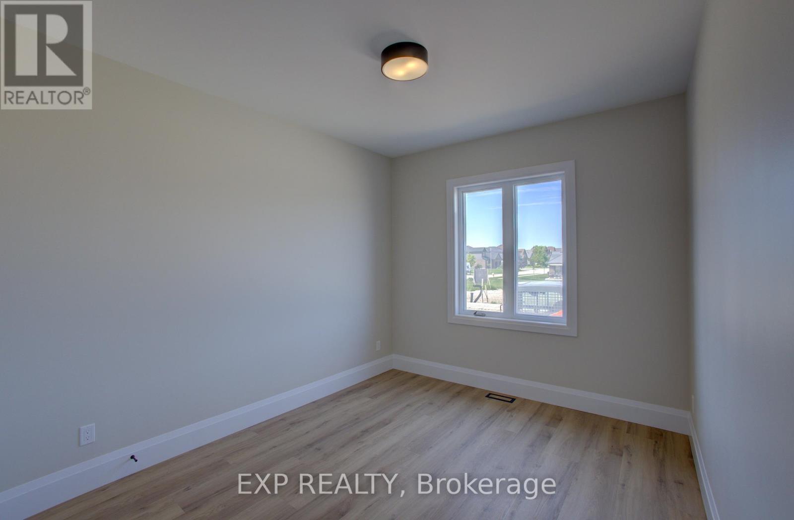 91 Bedell Drive, Mapleton, ON - Indoor Photo Showing Other Room