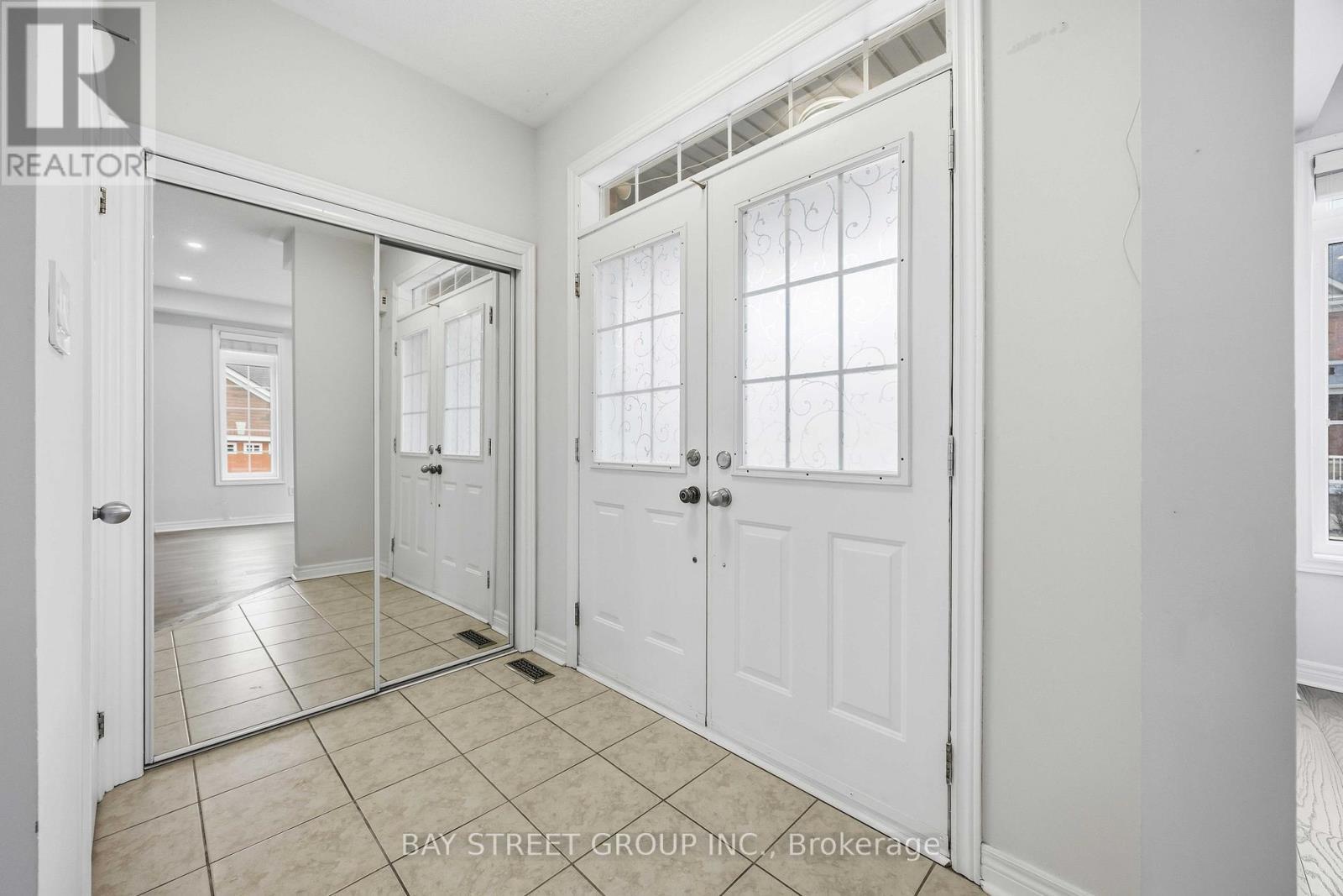 5 Tottenham Court, Markham, ON - Indoor Photo Showing Other Room