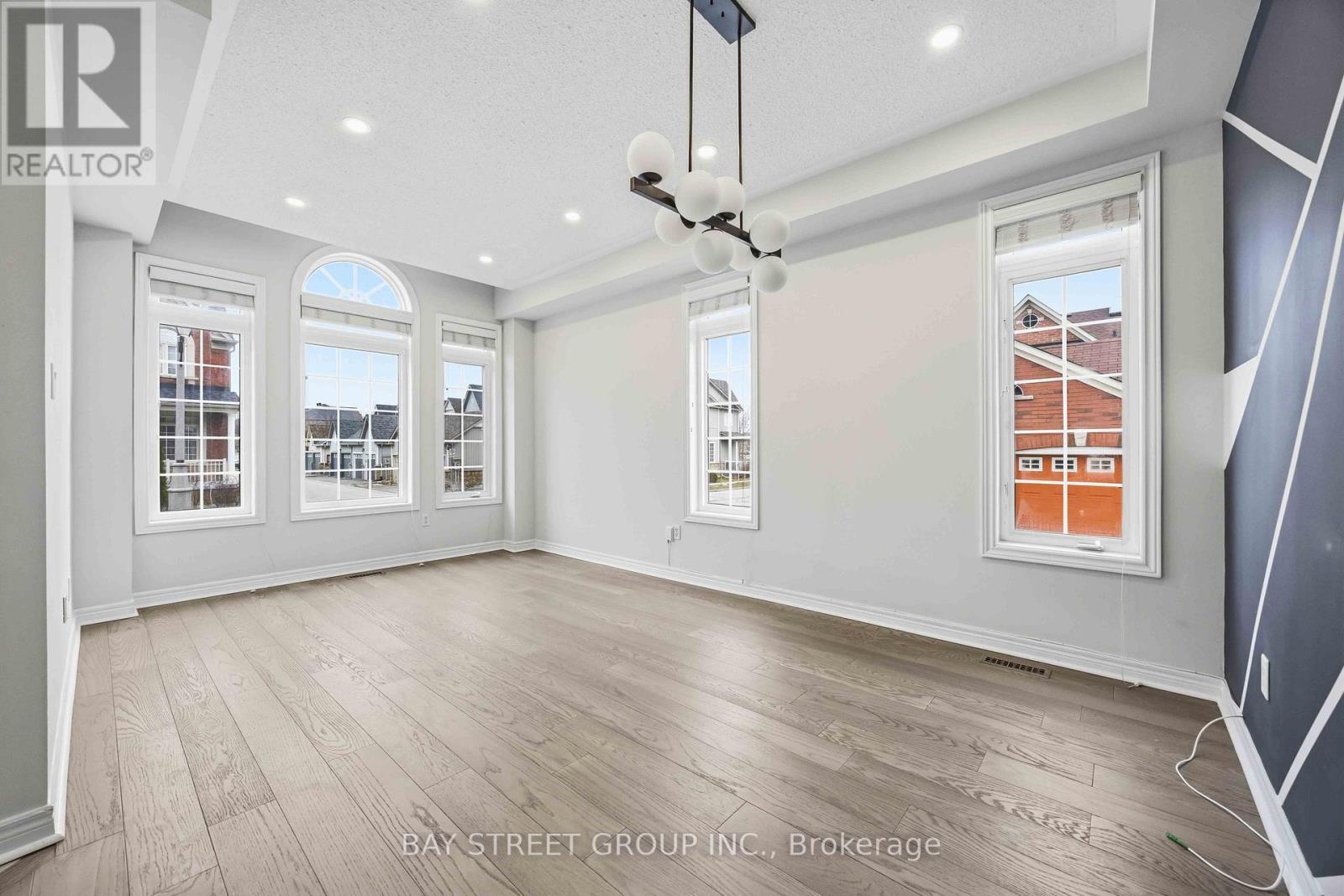 5 Tottenham Court, Markham, ON - Indoor Photo Showing Other Room