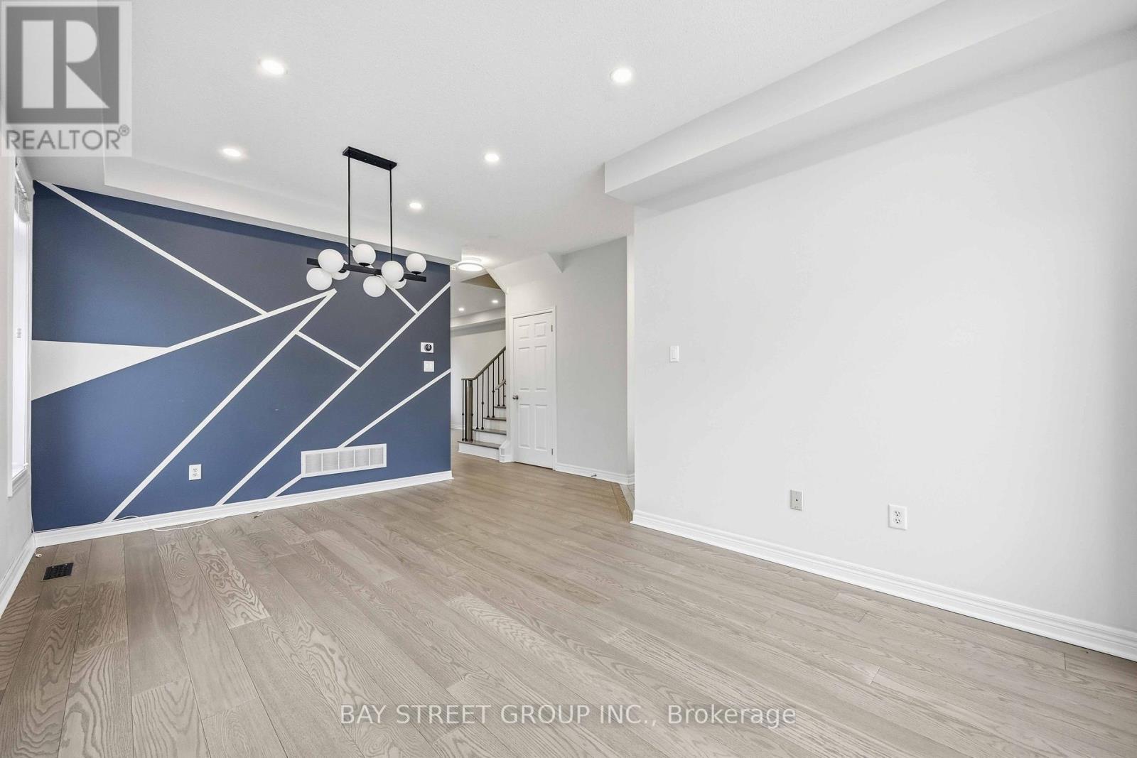 5 Tottenham Court, Markham, ON - Indoor Photo Showing Other Room