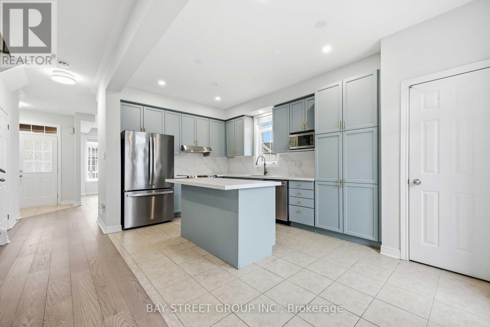 5 Tottenham Court, Markham, ON - Indoor Photo Showing Kitchen With Stainless Steel Kitchen