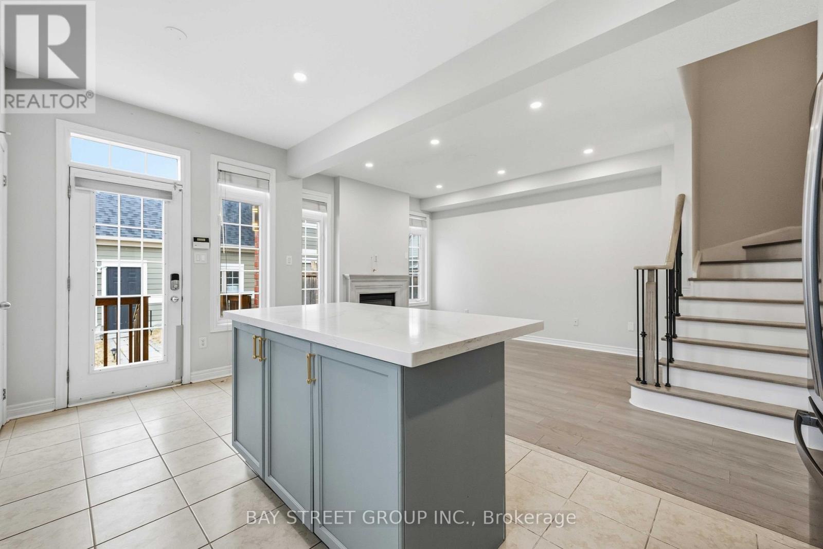 5 Tottenham Court, Markham, ON - Indoor Photo Showing Other Room