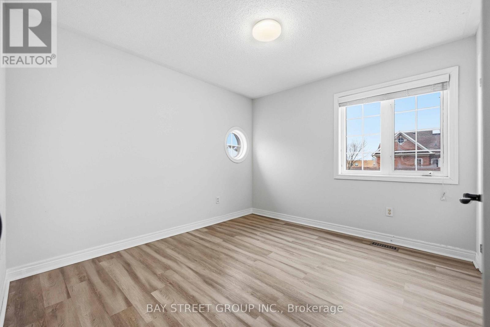 5 Tottenham Court, Markham, ON - Indoor Photo Showing Other Room