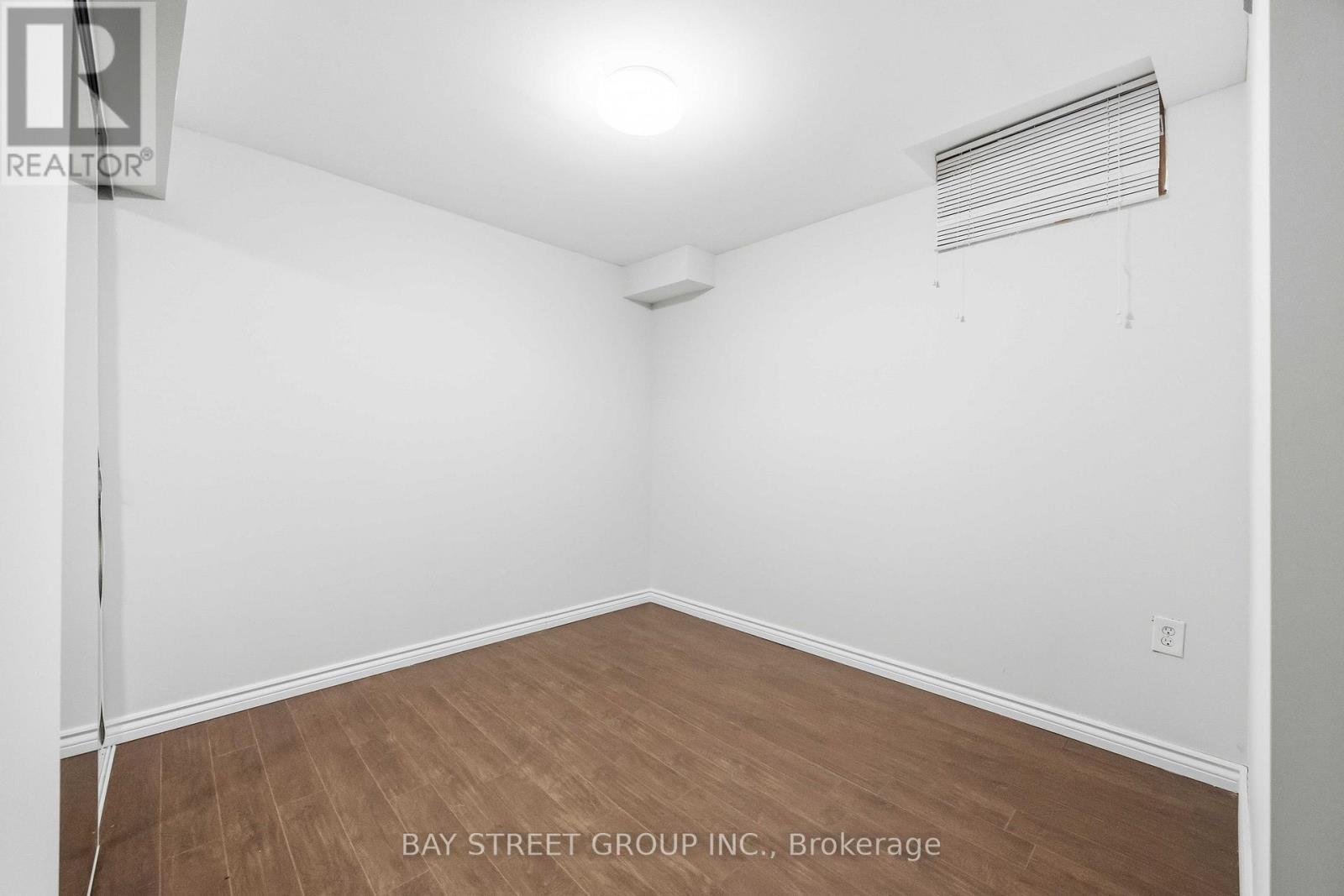5 Tottenham Court, Markham, ON - Indoor Photo Showing Other Room