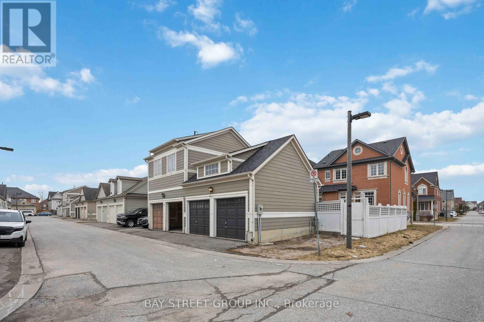 5 Tottenham Court, Markham, ON - Outdoor