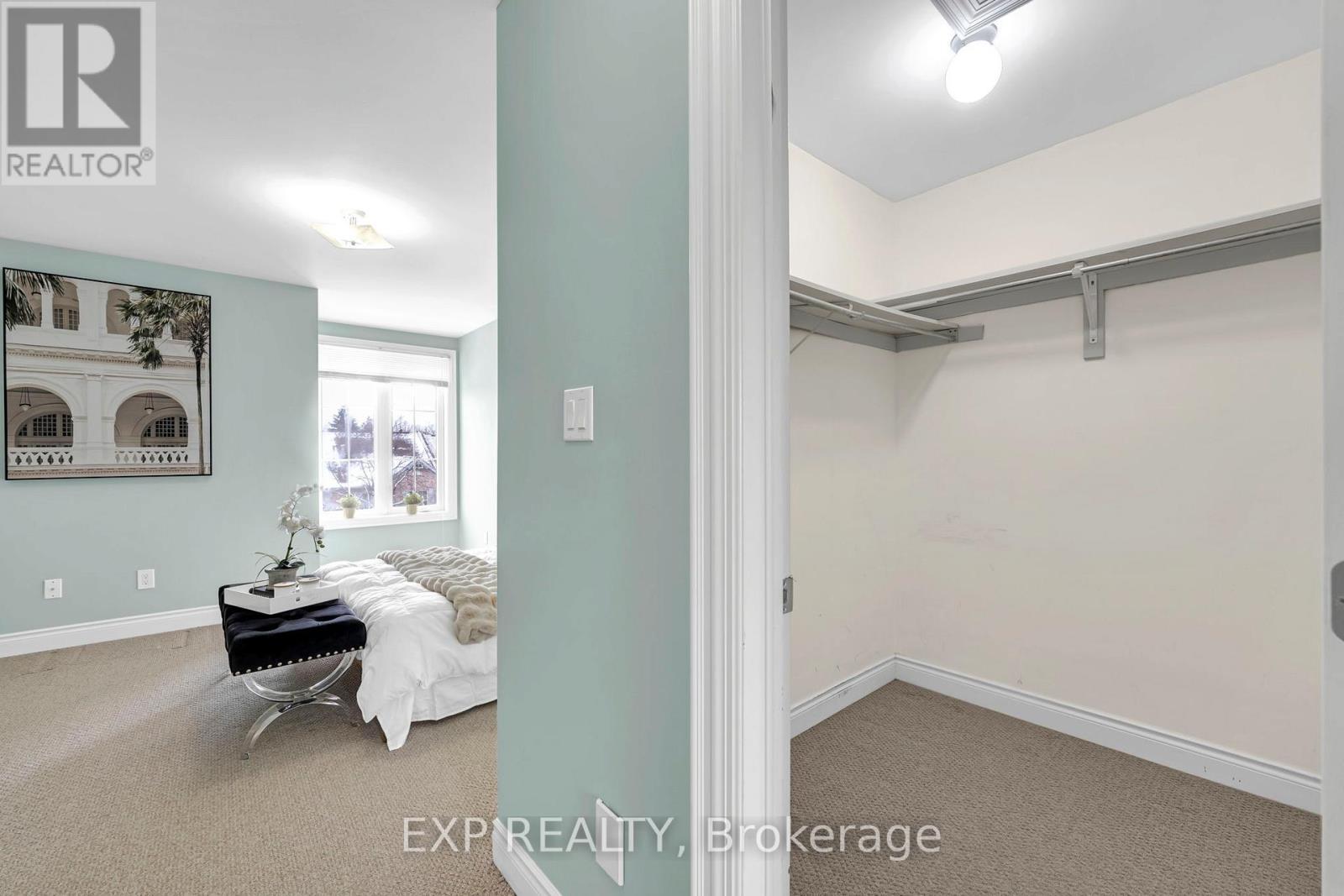 142 Hall Street, Richmond Hill, ON - Indoor