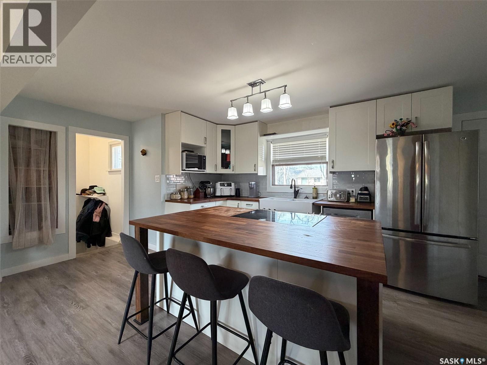 442 Front Street W, Eastend, SK - Indoor Photo Showing Other Room