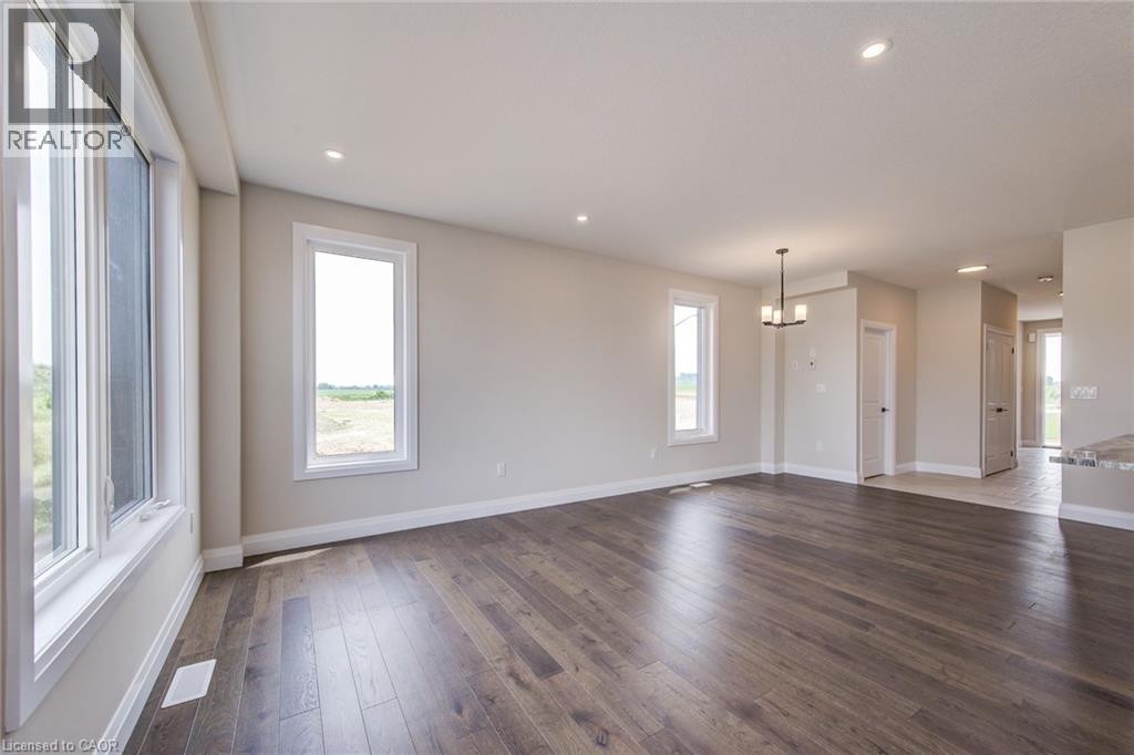 102 Thackeray Way, Harriston, ON - Indoor