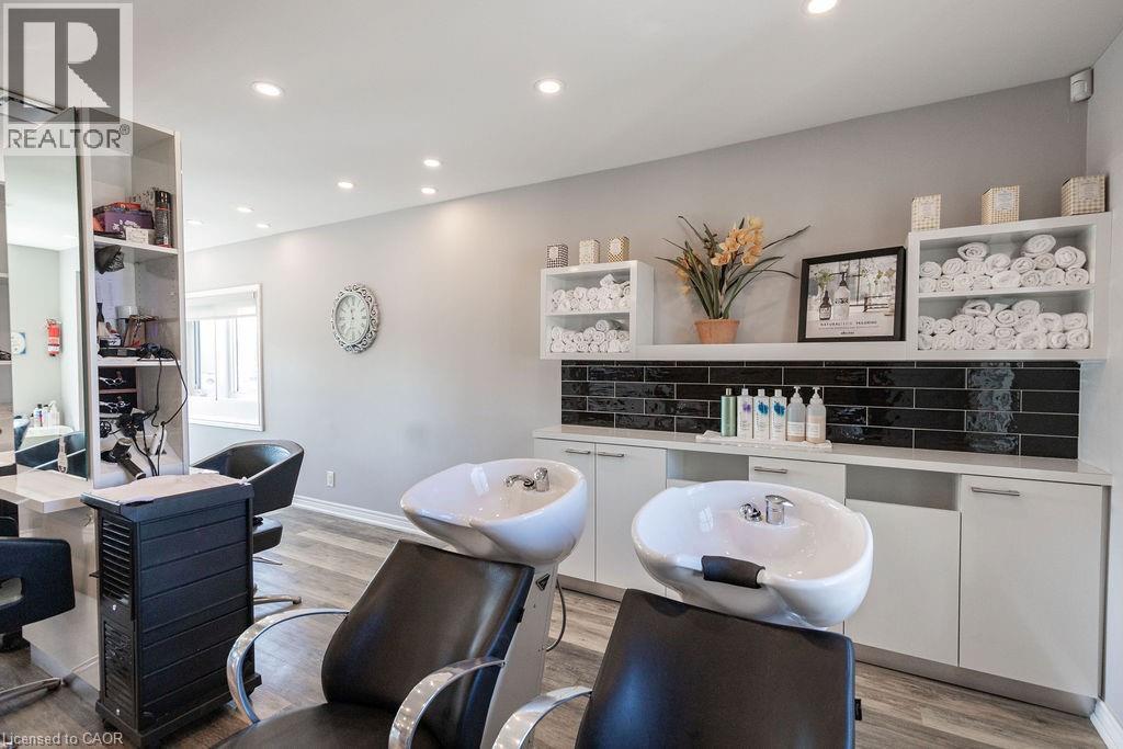 664 Upper James Street, Hamilton, ON
