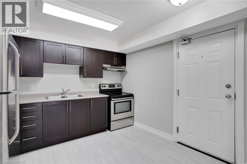185 Windale Crescent Unit# 5D, Kitchener, ON - Indoor Photo Showing Kitchen With Stainless Steel Kitchen With Double Sink