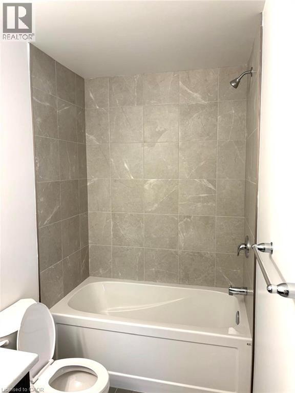 Full bath with tub / shower combination and vanity - 7 Pin Oak Common, Cambridge, ON - Indoor Photo Showing Bathroom