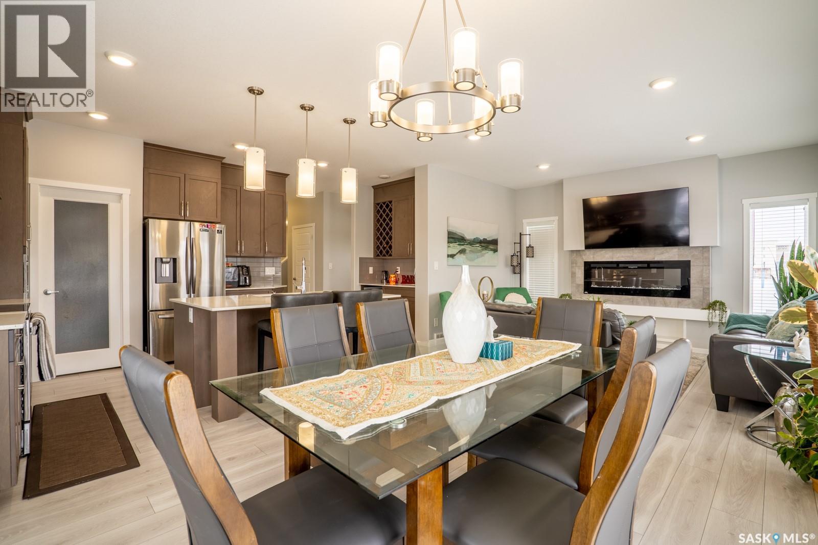 5144 Green Crescent E, Regina, SK - Indoor Photo Showing Dining Room