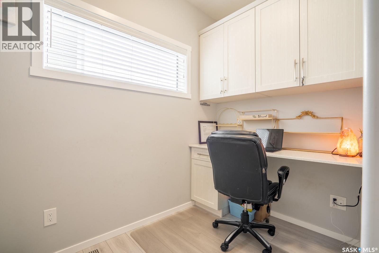 5144 Green Crescent E, Regina, SK - Indoor Photo Showing Office