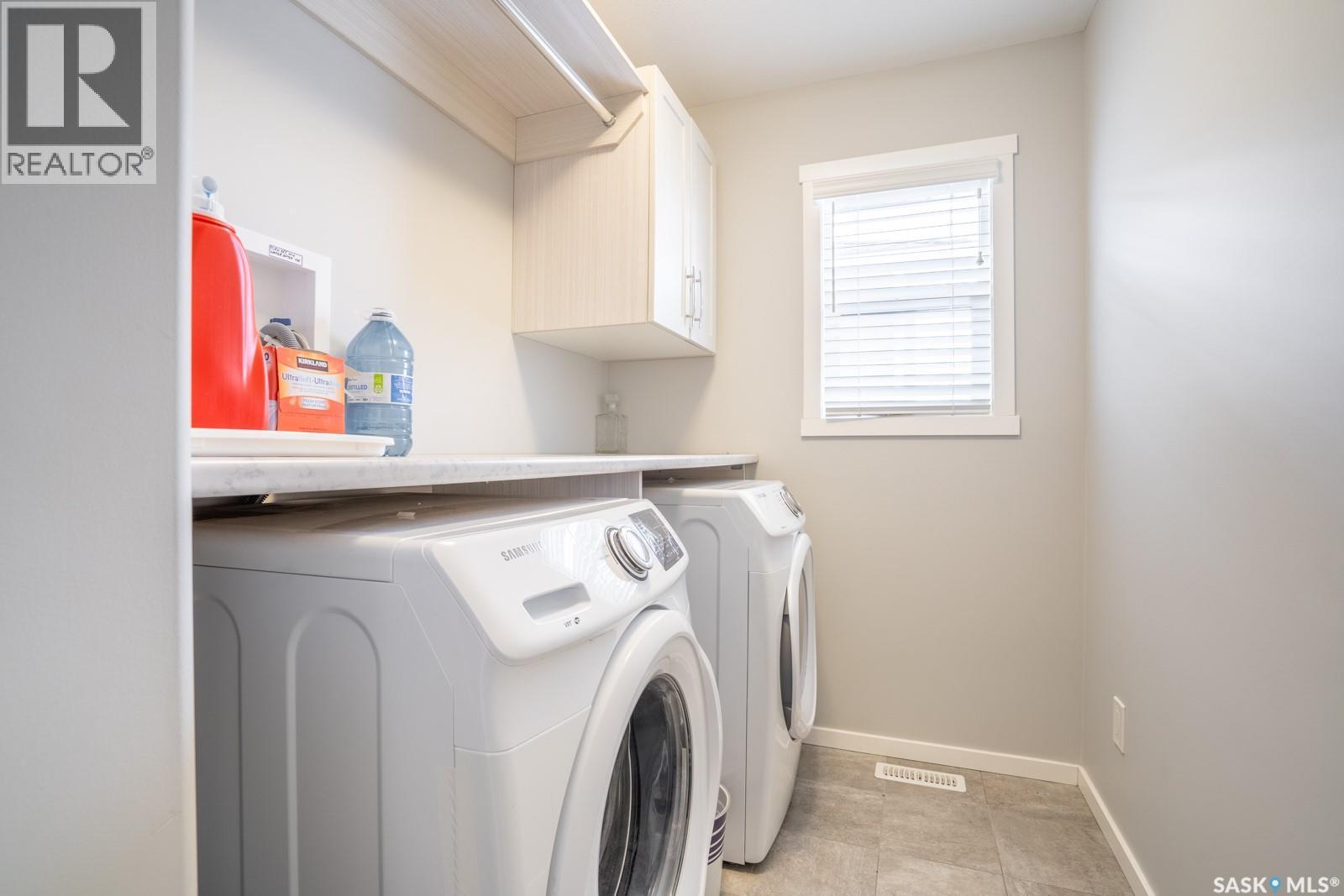 5144 Green Crescent E, Regina, SK - Indoor Photo Showing Laundry Room