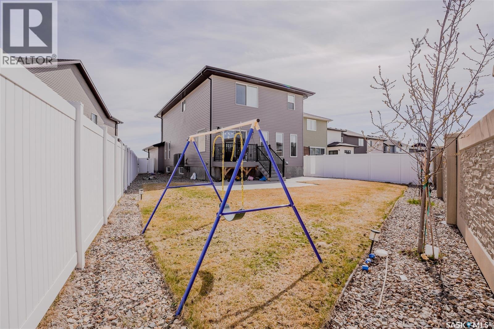 5144 Green Crescent E, Regina, SK - Outdoor
