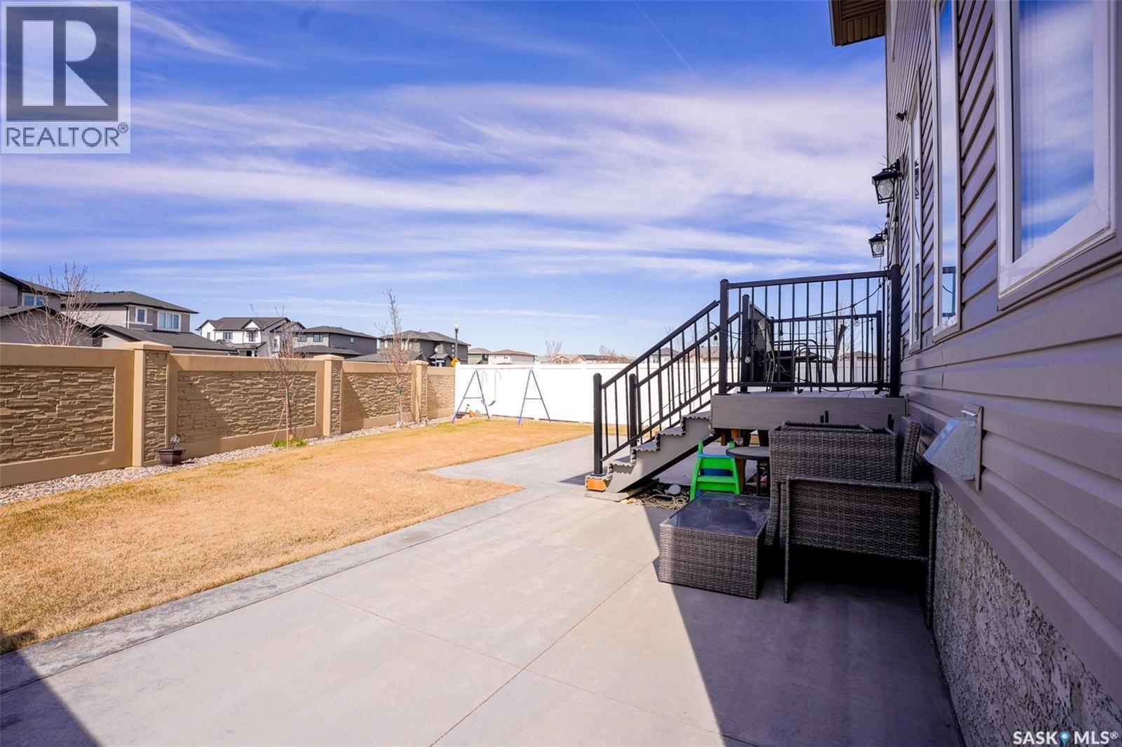 5144 Green Crescent E, Regina, SK - Outdoor