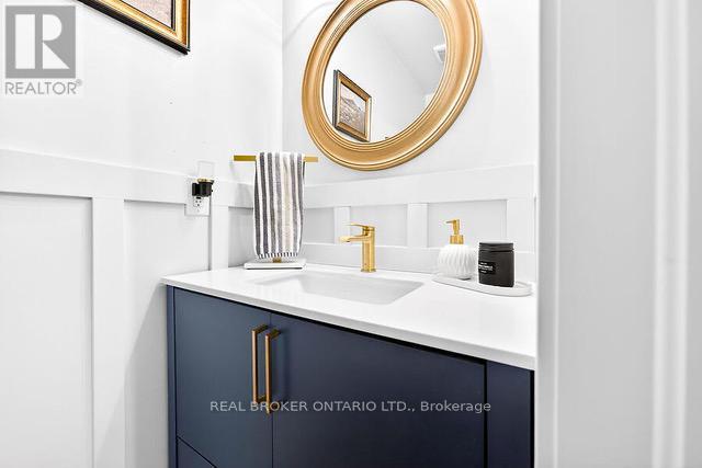 7 Etherington Crescent, Hamilton, ON - Indoor Photo Showing Bathroom