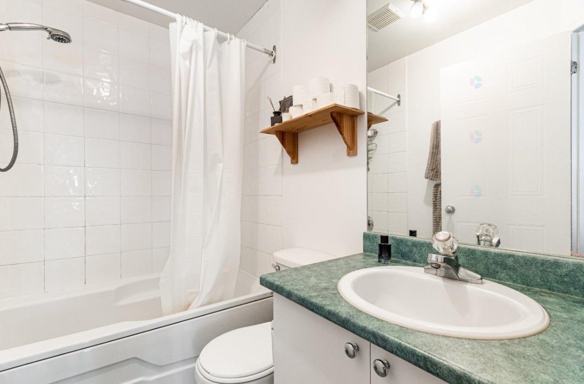 Salle de bains - 3986 Av. Des Érables, Montréal (Le Plateau-Mont-Royal), QC - Indoor Photo Showing Bathroom