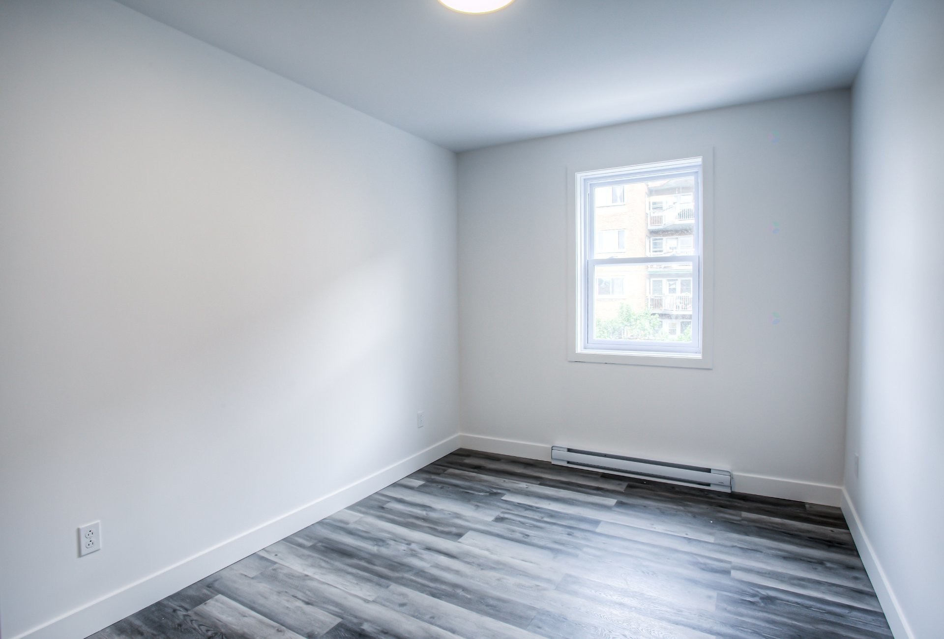 Chambre à coucher principale - 12-4570 Av. Walkley, Montréal (Côte-Des-Neiges/Notre-Dame-De-Grâce), QC - Indoor Photo Showing Other Room