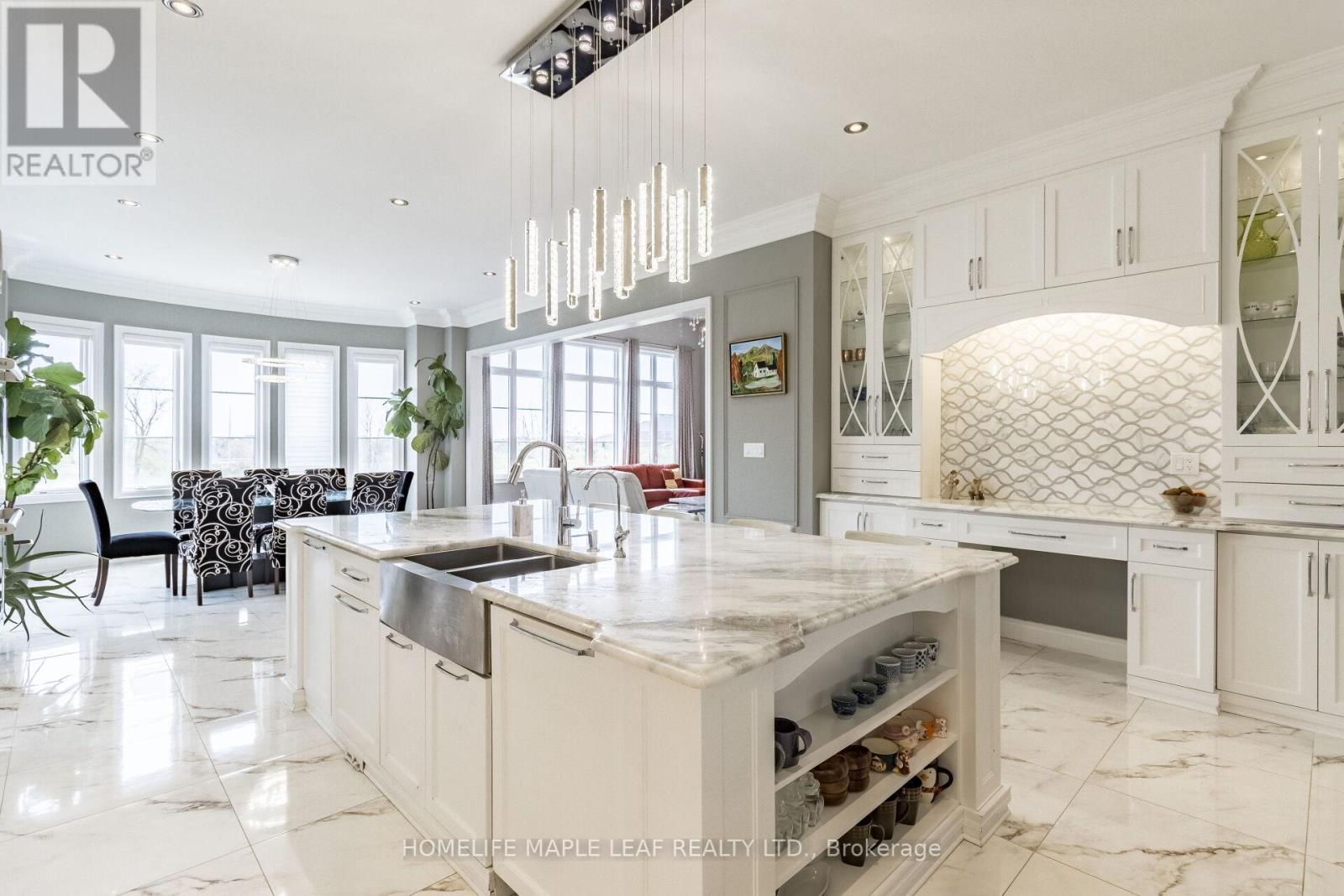 44 Herringbone Crescent, Brampton, ON - Indoor Photo Showing Kitchen With Double Sink With Upgraded Kitchen