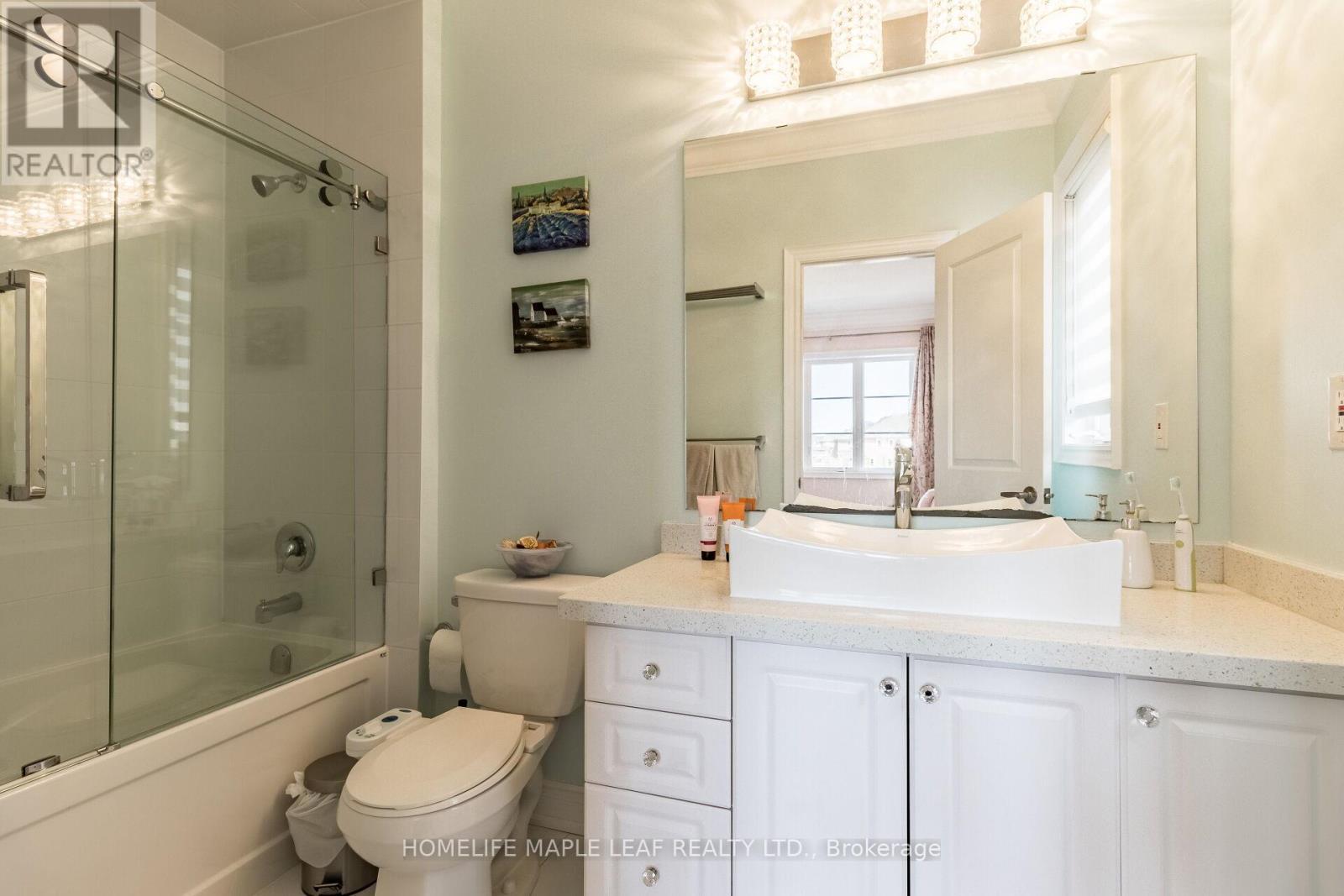 44 Herringbone Crescent, Brampton, ON - Indoor Photo Showing Bathroom