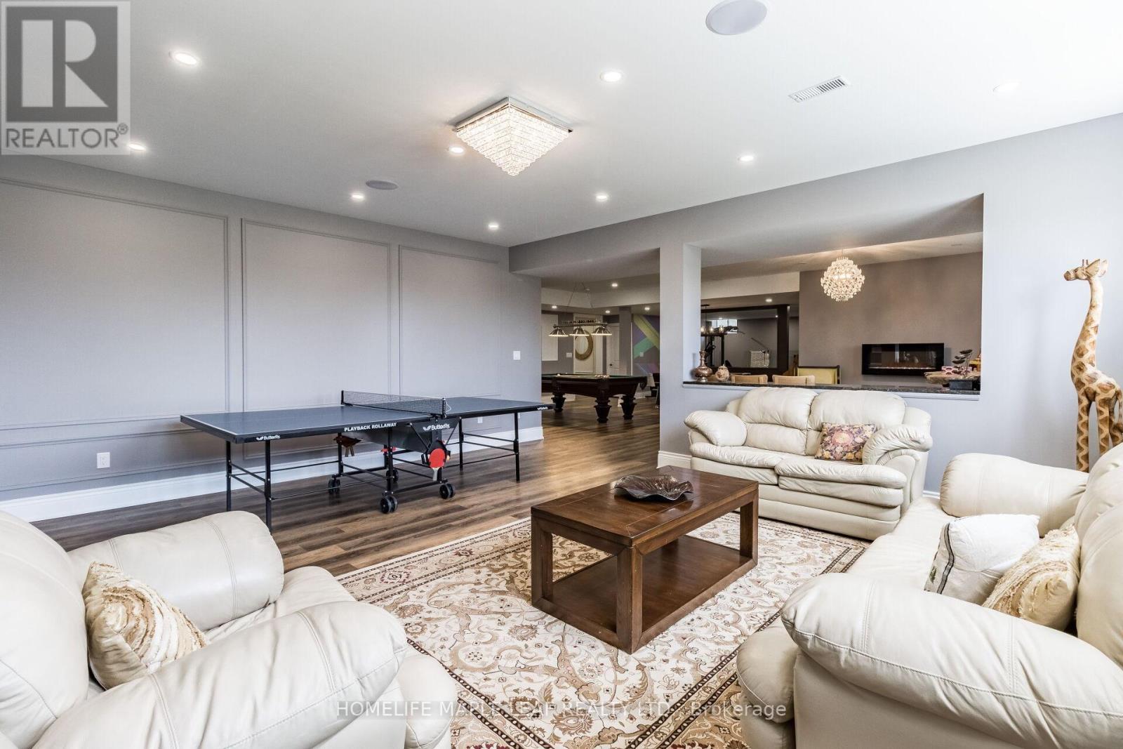 44 Herringbone Crescent, Brampton, ON - Indoor Photo Showing Living Room