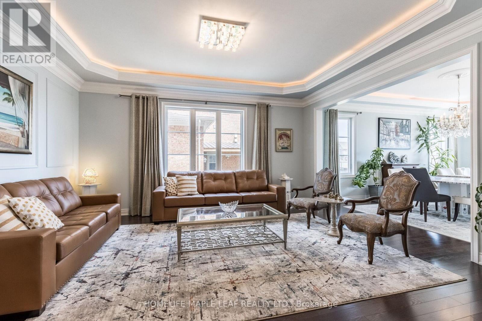 44 Herringbone Crescent, Brampton, ON - Indoor Photo Showing Living Room