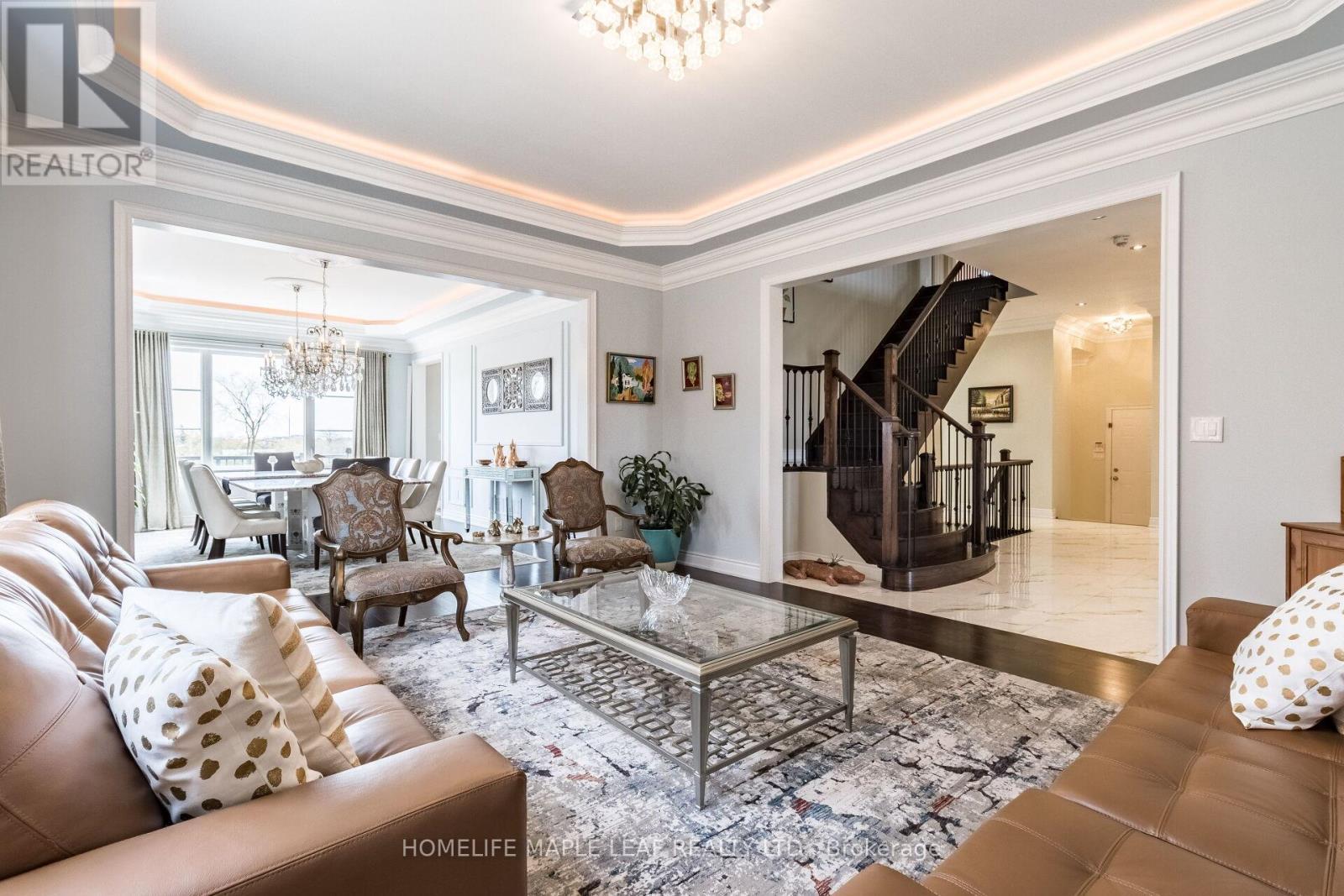 44 Herringbone Crescent, Brampton, ON - Indoor Photo Showing Living Room