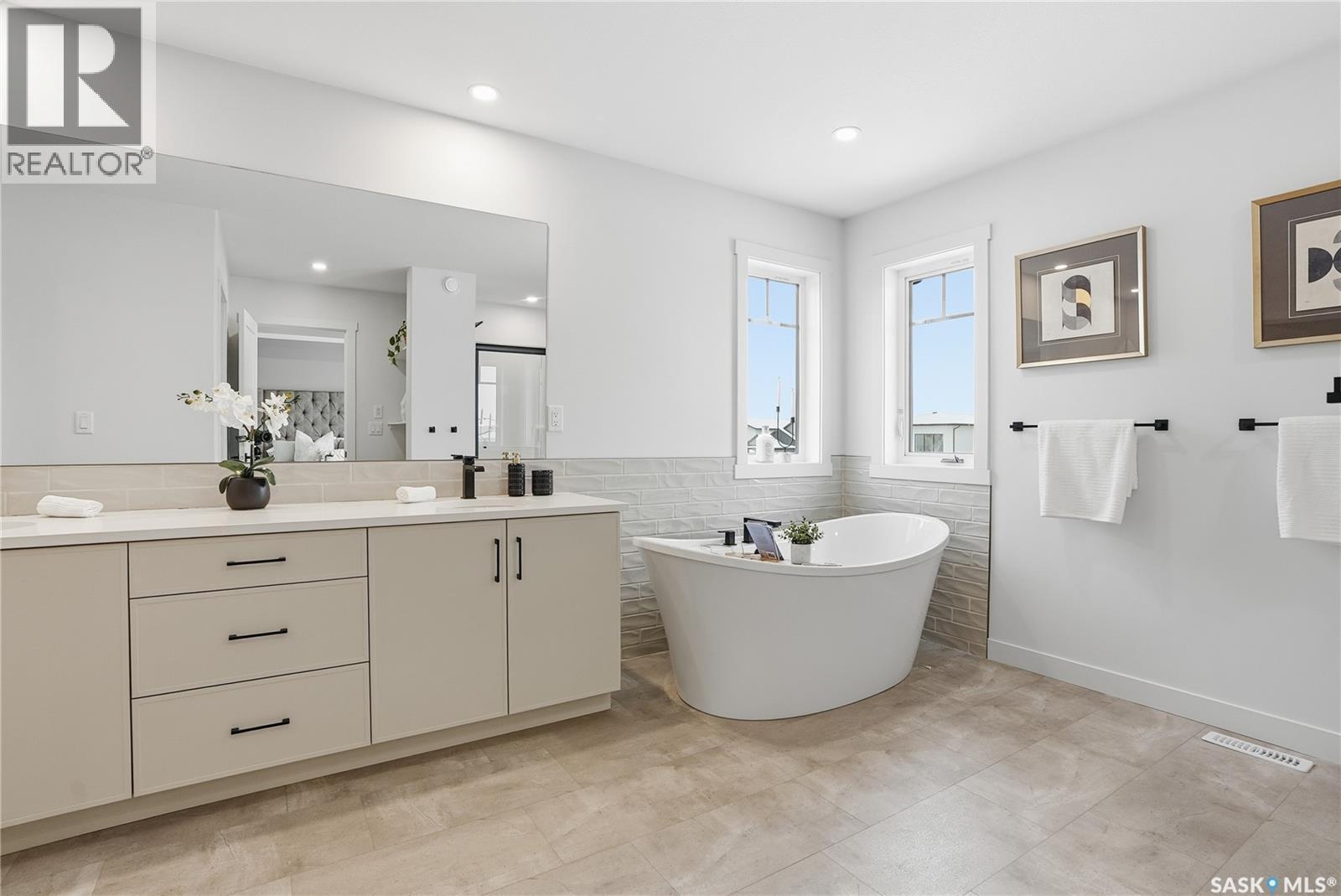 150 Haverstock Crescent, Saskatoon, SK - Indoor Photo Showing Bathroom